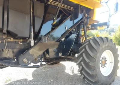 Mietitrebbia Usata New Holland CL 560 (007)