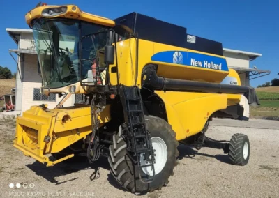 Mietitrebbia Usata New Holland CL 560 (007)