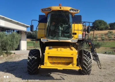 Mietitrebbia Usata New Holland CL 560 (007)
