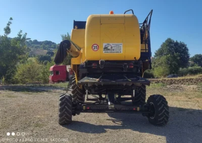 Mietitrebbia Usata New Holland CL 560 (007)