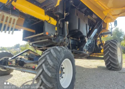 Mietitrebbia Usata New Holland CL 560 (007)