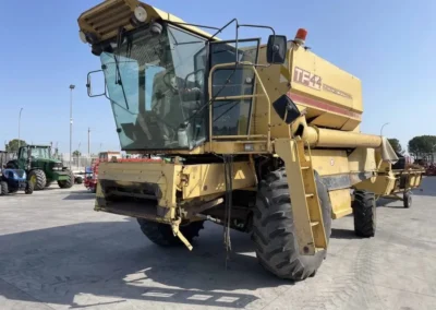 Mietitrebbia Usata New Holland TF44 (024)