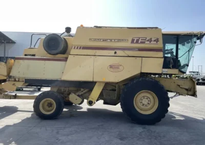 Mietitrebbia Usata New Holland TF44 (024)